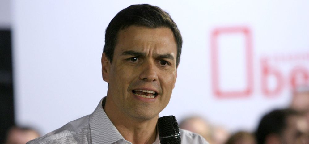 El secretario general del PSOE, Pedro Sánchez, durante su intervención en una asamblea abierta a la ciudadanía en Tarragona.