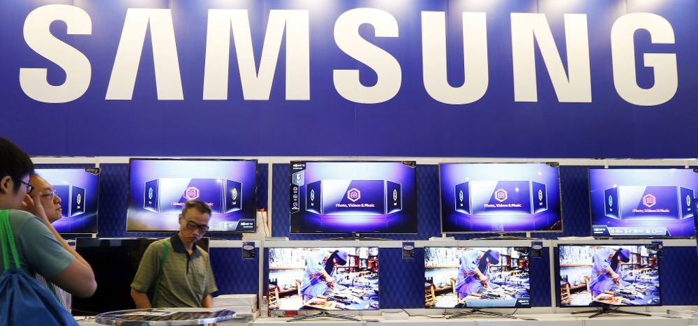 Fotografía tomada el 28 de noviembre de 2013 que muestra televisores Samsung en una tienda en Singapur.