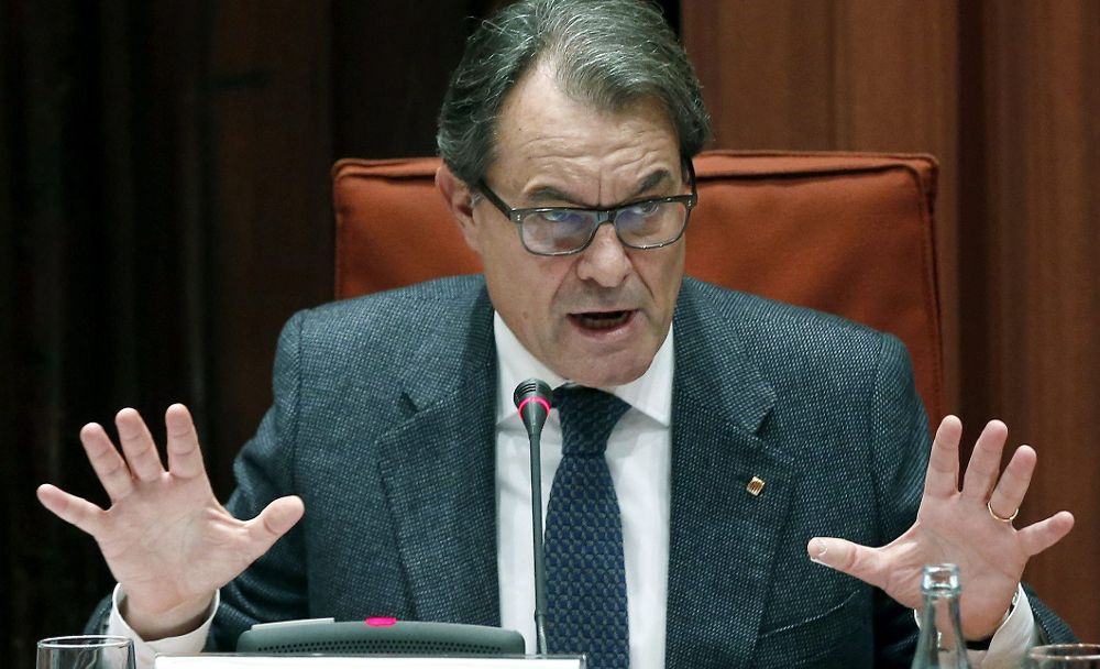 El presidente de la Generalitat, Artur Mas, durante su comparecencia esta tarde ante la comisión del Parlament de Cataluña sobre fraude, evasión fiscal y prácticas de corrupción política que investiga el caso Jordi Pujol.