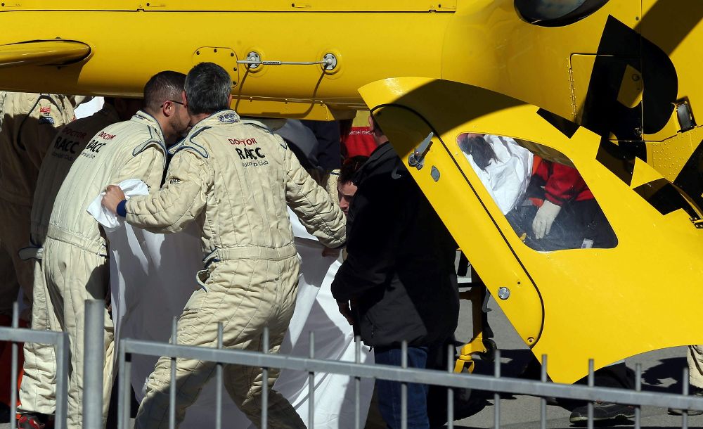 Fernando Alonso, evacuado en helicóptero tras un accidente durante la cuarta tanda de entrenamientos de pretemporada del Mundial de Fórmula Uno, que se celebran estos días en el Circuit de Catalunya.