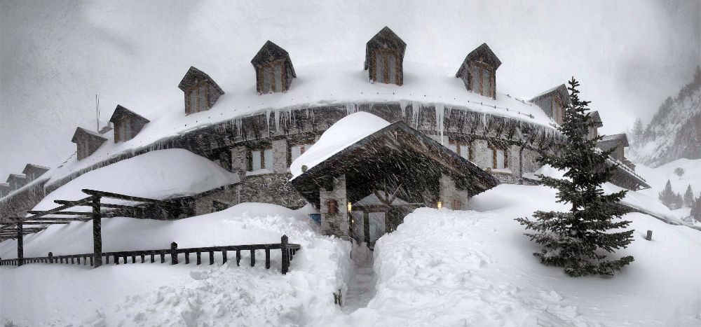 La estación de esquí de fondo de los Llanos del Hospital, en Benasque, permanecen cerrados por riesgo de aludes.