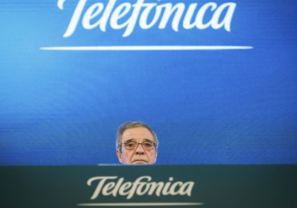 El presidente de Telefónica, César Alierta, durante la rueda de prensa para presentar los resultados de la compañía correspondientes a 2014.