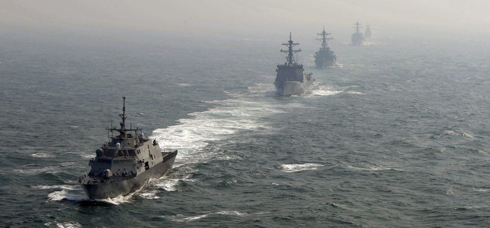Buques de la naval estadounidense y surcoreana participan en los ejercicios militares conjuntos.