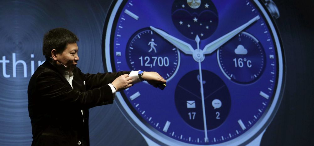Apple, Huawei (en la imagen) y otras marcas se apuntan a los smartwatch de lujo.
