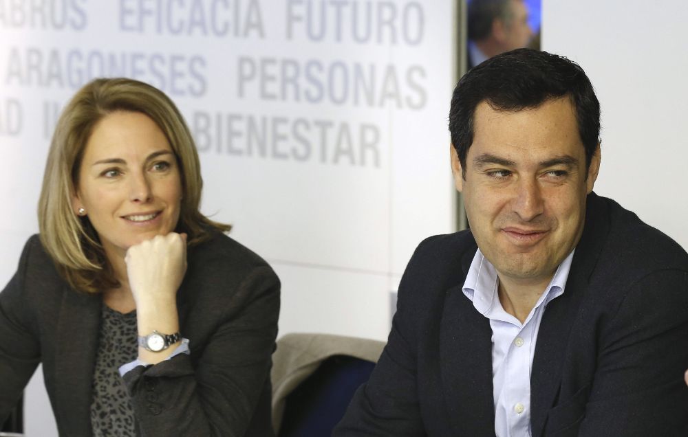 La presidenta del PP del País Vasco, Arantza Quiroga, y el candidato del PP a la Junta de Andalucía, Juan Manuel Moreno, durante la reunión del Comité Ejecutivo Nacional que analizará los resultados de las elecciones andaluzas.