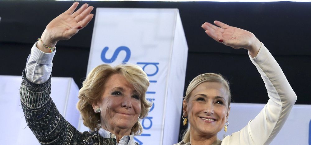 La candidata del PP a la Comunidad de Madrid, Cristina Cifuentes,d., y la presidenta del PP de Madrid y candidata a la Alcaldía, Esperanza Aguirre,iz.
