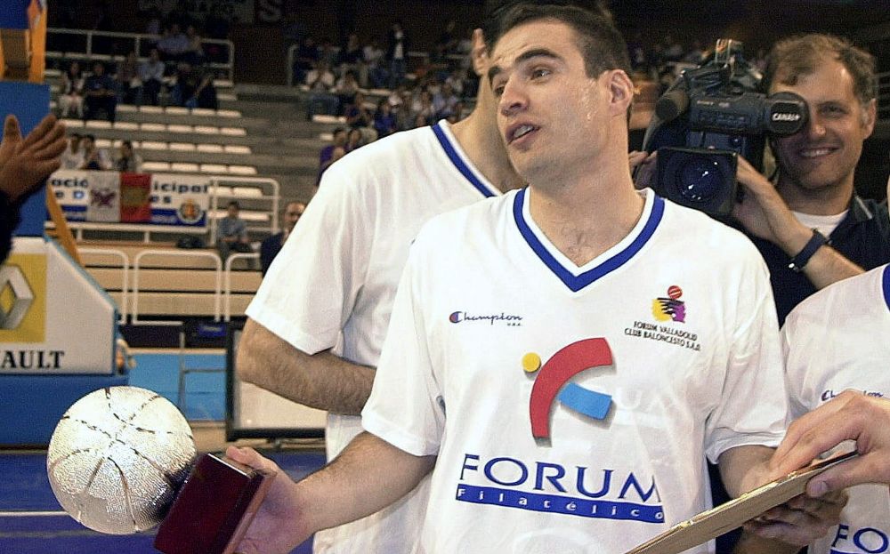 2001 del exjugador de baloncesto del Fórum Filatélico Lalo García.