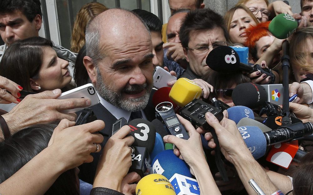 El expresidente de la Junta de Andalucía Manuel Chaves a su salida tras declarar voluntariamente como imputado.