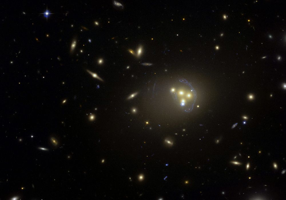 Cúmulo de galaxias Abell 3827.