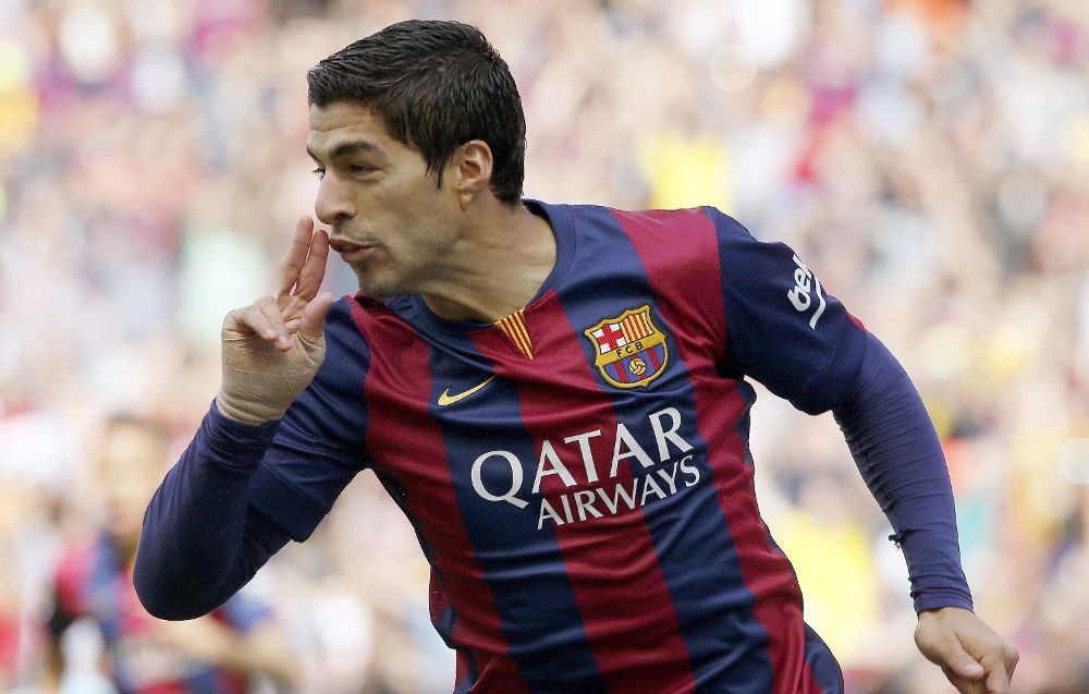 El delantero uruguayo del FC Barcelona Luis Suárez celebra el gol.