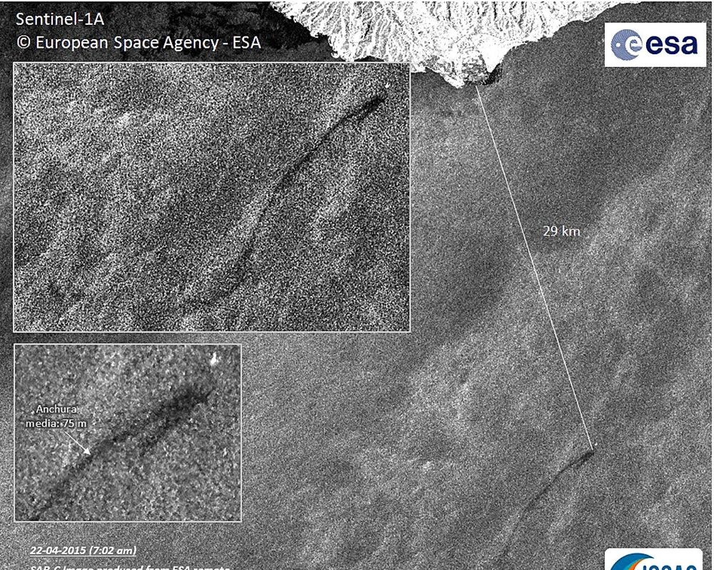 Imagen de satélite procesada, facilitada por el Instituto de Oceanografía y Cambio Global de la Universidad de Las Palmas de Gran Canaria, donde se muestra la deriva del vertido del pesquero ruso hundido a 24 kilómetros del sur de Gran Canaria.