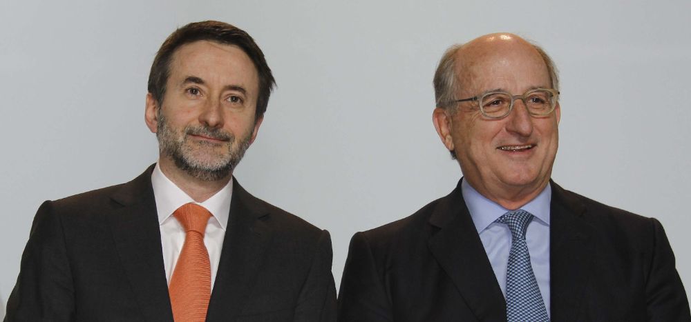 El presidente de Repsol, Antonio Brufau (d), y el consejero delegado, Josu Jon Imaz.