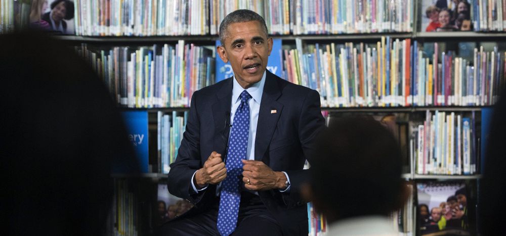 El presidente estadounidense Barack Obama, participa en una "excursión virtual" con estudiantes de educación intermedia.
