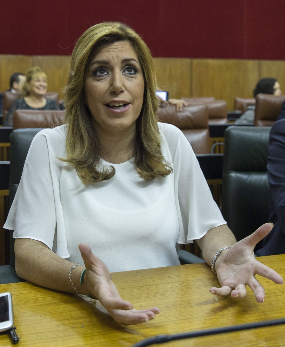 La presidenta de la Junta de Andalucía en funciones, Susana Díaz, en su escaño antes de la tercera votación.