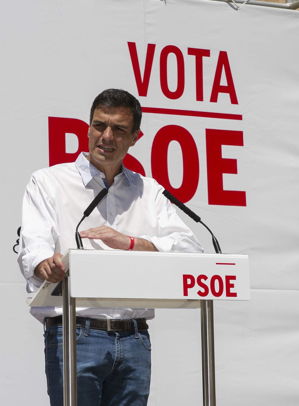 El secretario general del PSOE, Pedro Sánchez, durante su intervención en el mitin de los socialistas de Menorca.