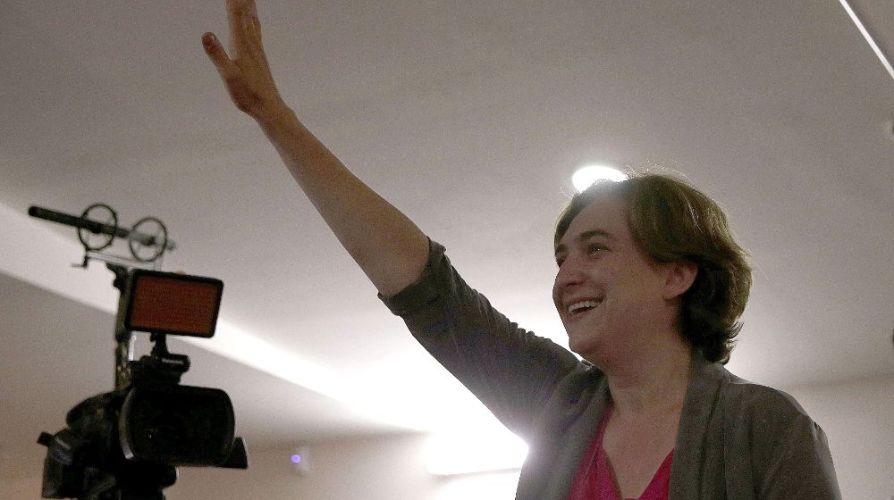Ada Colau, de Barcelona en Comú, se dirige a sus simpatizantes tras convertirse en la primera mujer que ha ganado las elecciones municipales en Barcelona.