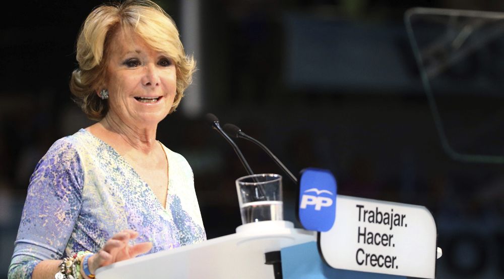 La candidata por el PP a la alcaldía de Madrid Esperanza Aguirre durante su discurso en el acto electoral de cierre de campaña que los populares celebran hoy en el Palacio de los Deportes de la Comunidad de Madrid.