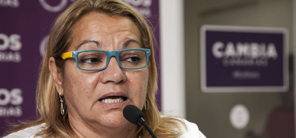 La secretaria regional de Podemos en Canarias, Meri Pita, durante su intervención en la sede electoral de la capital grancanaria, donde hizo balance del proceso electoral.