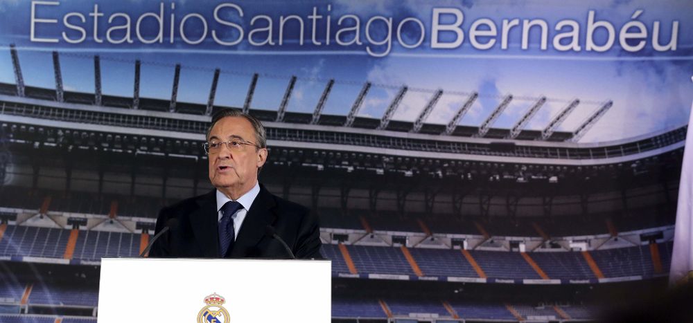 El presidente del Real Madrid, Florentino Pérez, durante la rueda de prensa ofrecida a la conclusión de la junta directiva del club en el estadio Santiago Bernabéu.