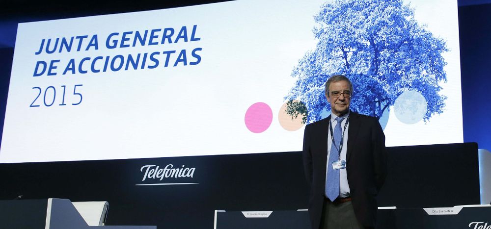 El presidente de Telefónica, César Alierta, al inicio de la Junta de Accionistas celebrada hoy en Madrid.