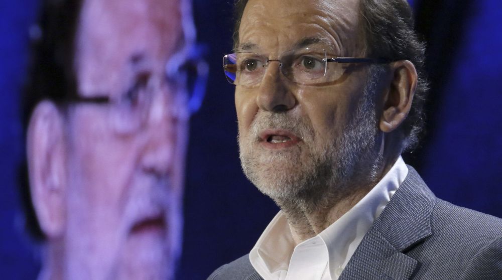 El presidente del Gobierno y del PP, Mariano Rajoy, durante su intervención en la clausura de la Conferencia Política del PP, en la que se pretenden sentar las bases del programa electoral con el que el partido concurrirá a los comicios generales.