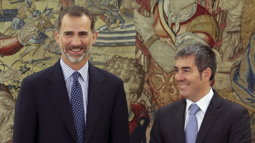 El Rey ha recibido hoy en audiencia en el Palacio de la Zarzuela al presidente de Canarias, Fernando Clavijo.