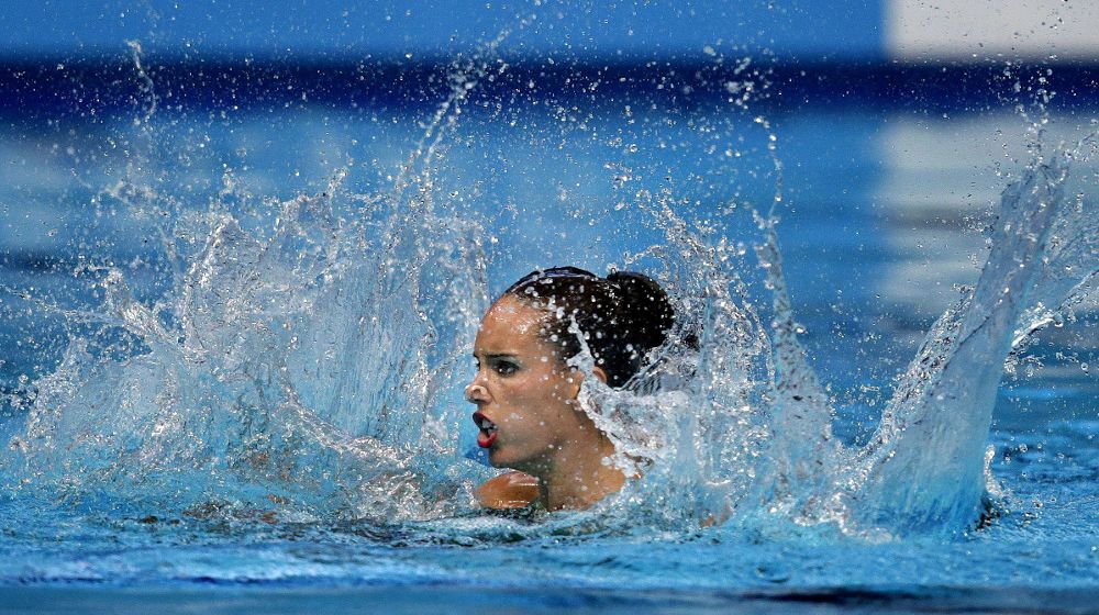 La nadadora española Ona Carbonell durante su actuación, junto a su compañera Paula Klamburg, en las preliminares de dúo libre en los Mundiales de natación.