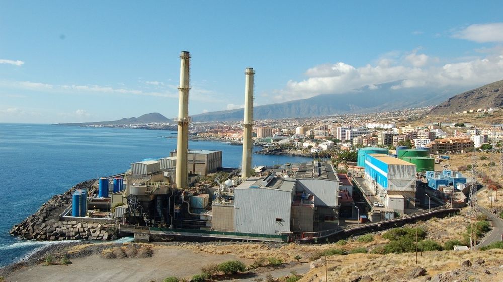 Endesa, propietaria de la central de Las Caletillas (en la imagen) no podrá presentarse a los concursos para explotar nuevas centrales.