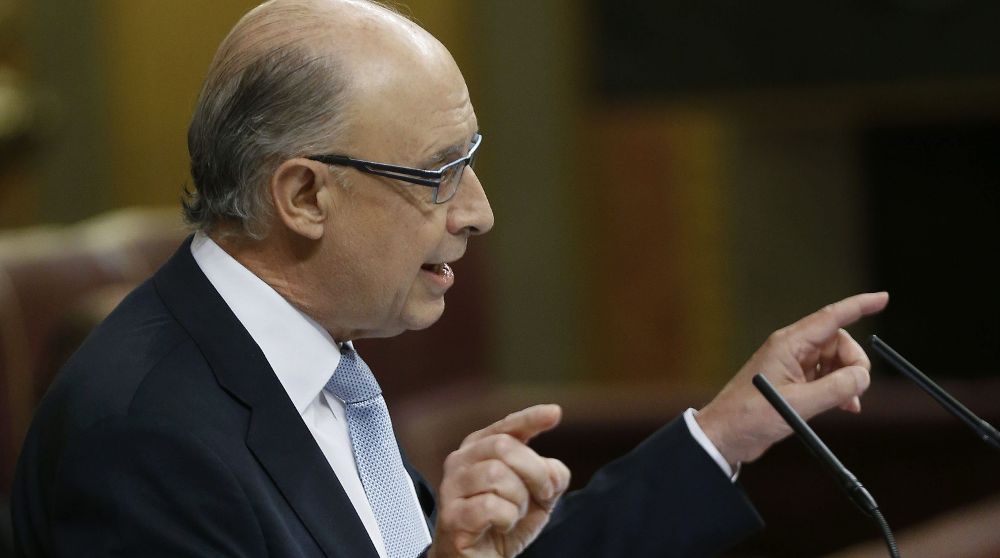 El ministro de Hacienda, Cristóbal Montoro, defiende hoy en el Congreso los presupuestos para 2016.