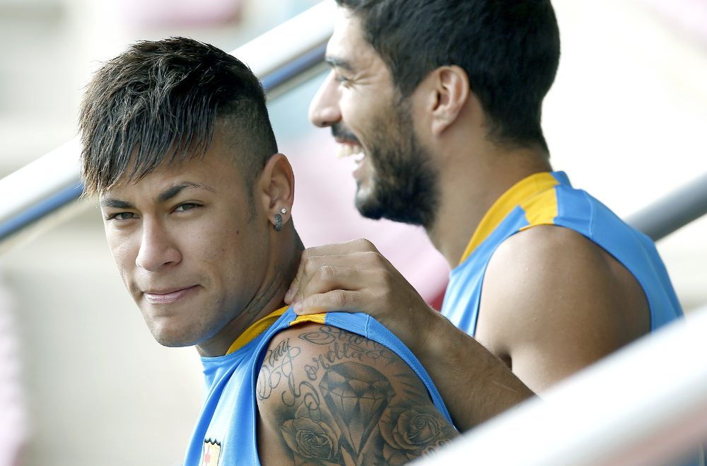 Neymar Junior (i) y Luis Suárez (d).