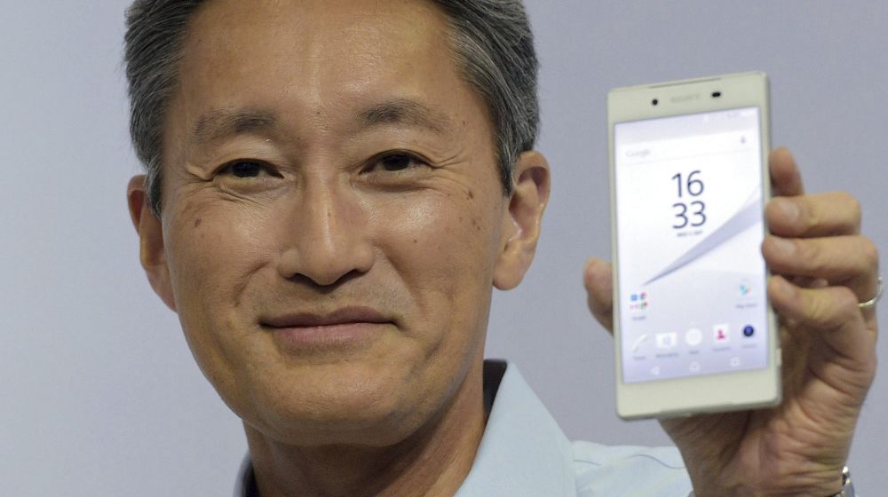 El consejero delegado de Sony, Kazuo Hirai, presenta a los medios el móvil Xperia Z5 en Berlín.