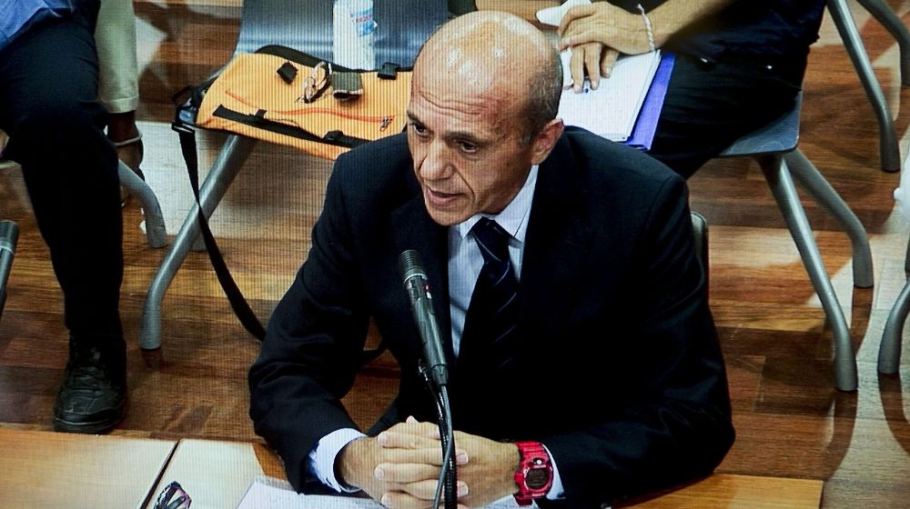 Fotografía tomada desde una de las pantallas de la sala de prensa de la Audiencia Provincial de Málaga, del abogado y expresidente del Sevilla FC José María del Nido.