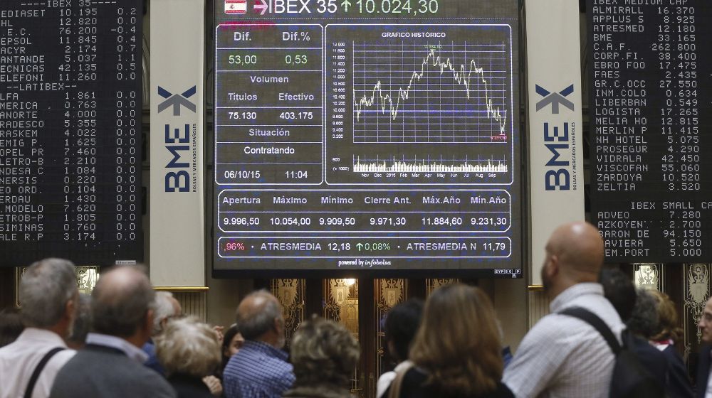 Panel informativo de la Bolsa de Madrid que muestra la evolución del principal indicador de la bolsa española, el IBEX 35.