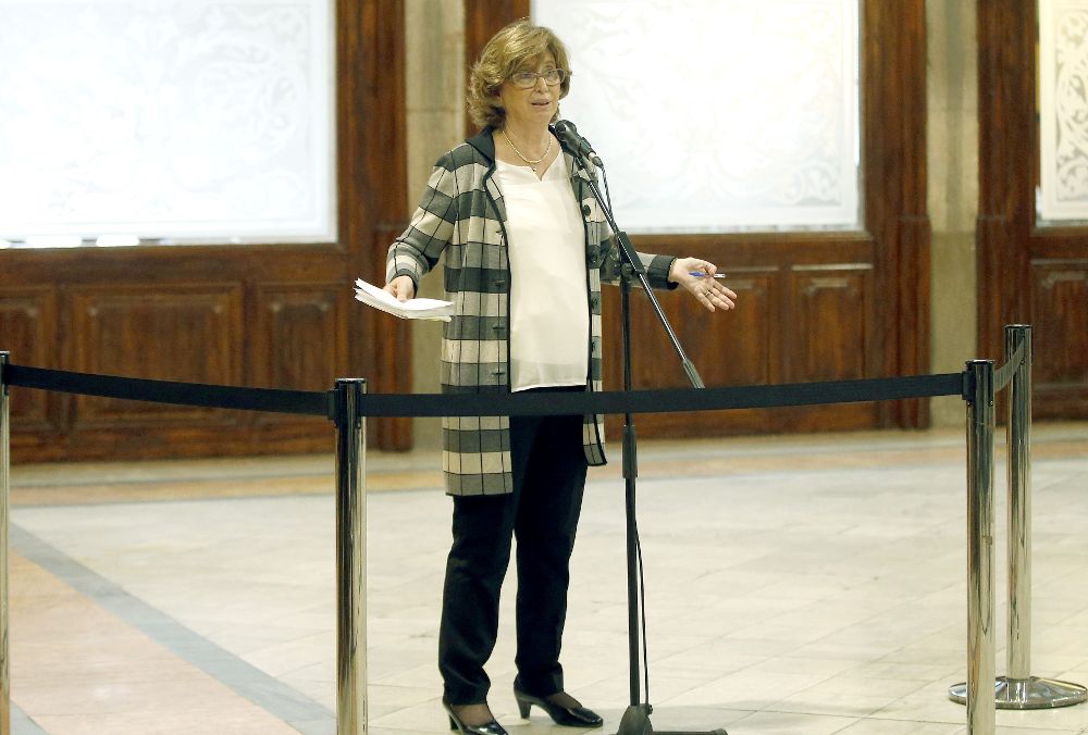 La consellera de Educación de la Generalitat, Irene Rigau, atiende a los medios de comunicación tras prestar declaración ante el Tribunal Superior de Justicia de Cataluña.