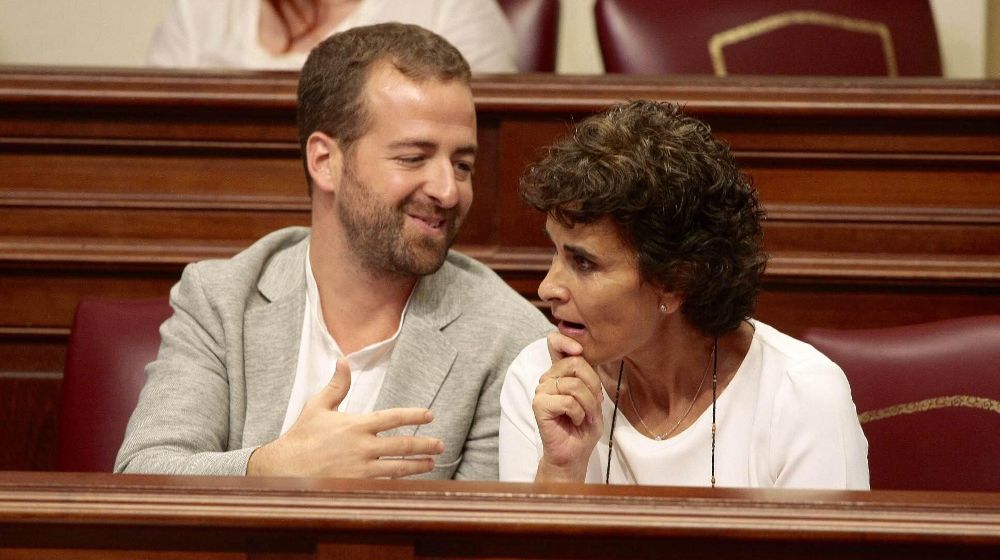 Los diputados de Podemos Juan José Márquez y Asunción Delgado.