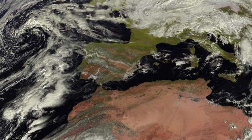 Imagen tomada por el satélite Meteosat para la Agencia Estatal de Meteorología que prevé para mañana, sábado, intervalos de viento fuerte y precipitaciones en Canarias que podrían ir acompañadas de alguna tormenta al principio, tendiendo a remitir.