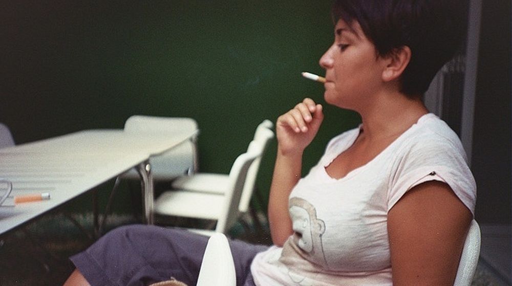 Todavía, la proporción de mujeres fumadoras es inferior a la de hombres.