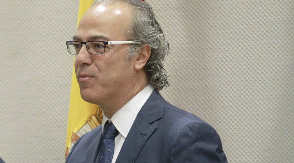 El consejero de Sanidad del Gobierno de Canarias, Jesús Morera (d).