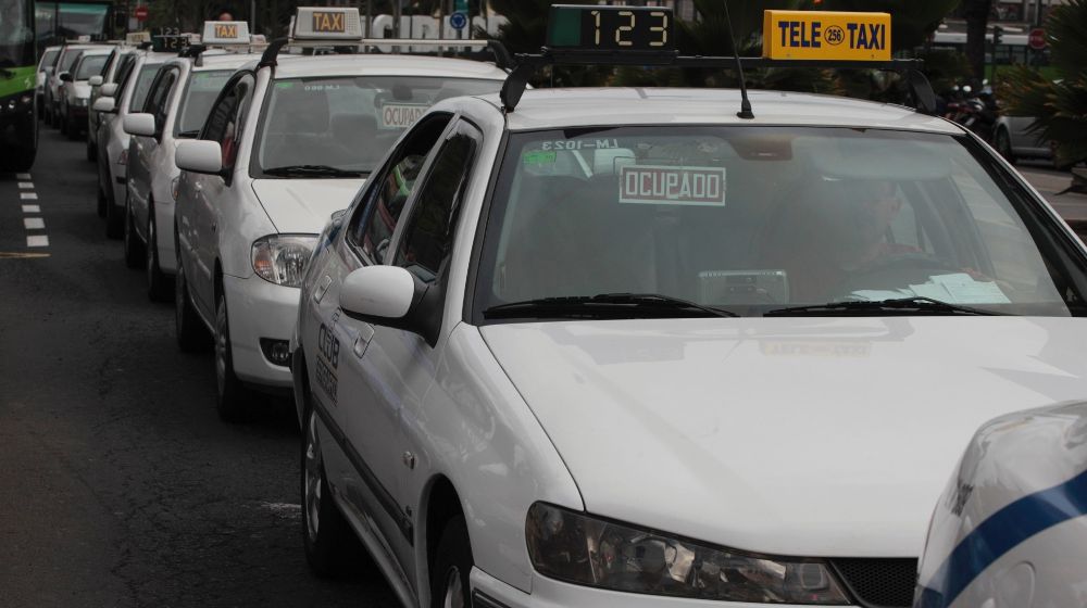 Taxis en la capital tinerfeña.