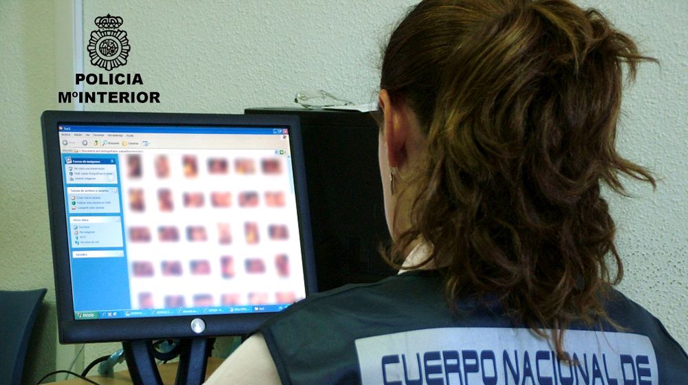 La Policía Nacional ha detenido a 32 personas en cinco operaciones contra la tenencia y distribución de pornografía infantil en Internet. Se han realizado 39 registros en 17 provincias españolas y se han incautado cientos de miles de archivos de carácter pedófilo.
