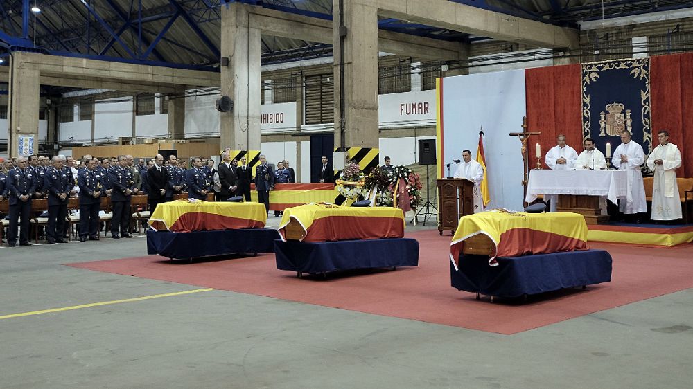 Funeral de los tres militares que iban en el helicóptero, celebrado en la base de Gando el pasado domingo.