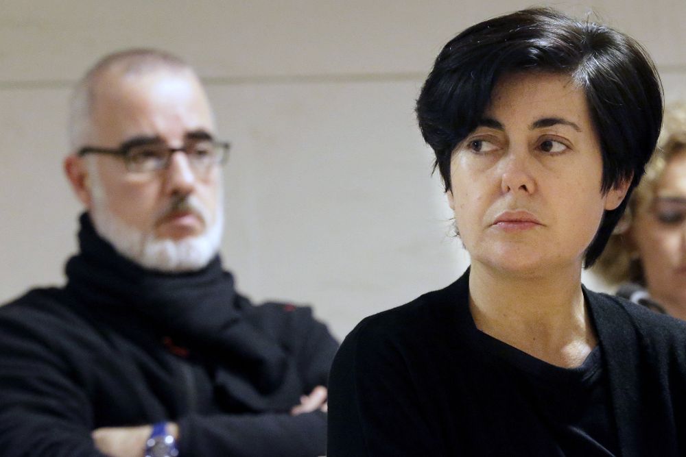 2015), de Rosario Porto y Alfonso Basterra en una de las sesiones del juicio por la muerte de su hija.