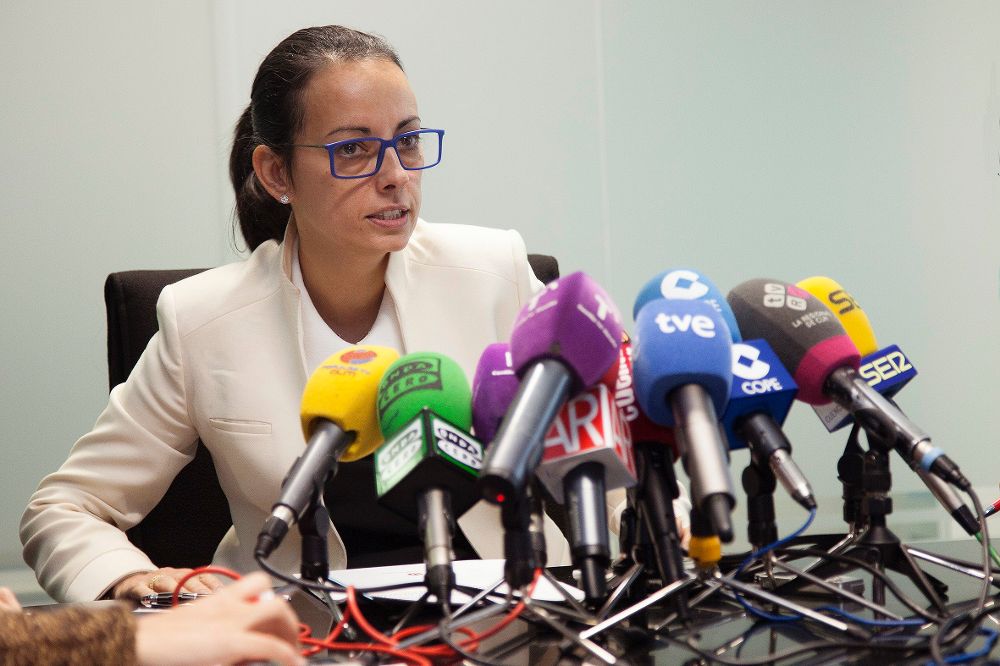 La fiscal jefe de Cuenca, María Isabel Gómez López, durante la rueda de prensa en la que ha explicado que la Fiscalía ha pedido iniciar un procedimiento contra un ciudadano de origen colombiano.