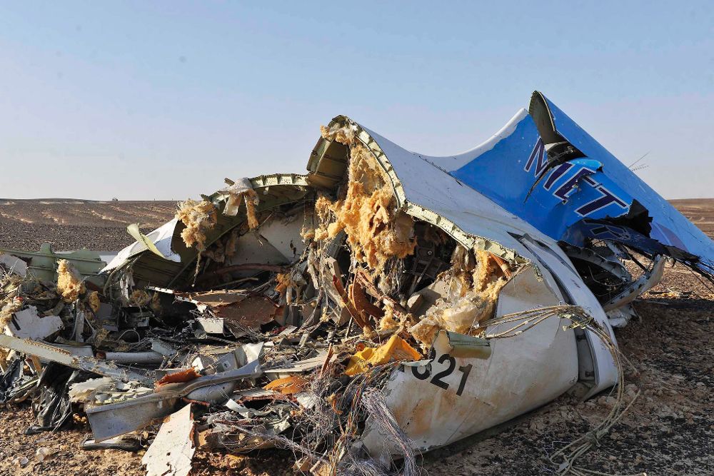 Fotografía de archivo tomada el 31 de octubre de 2015 que muestra restos del avión ruso que se estrelló.