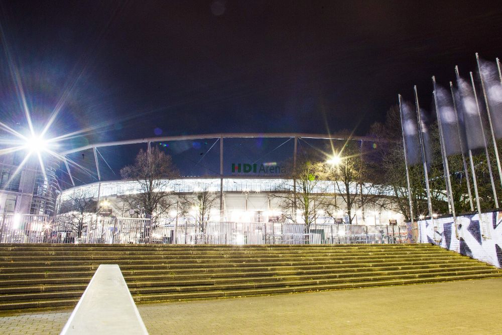 Vista del vacío estadio IDH Arena en Hannover, Alemania, hoy.