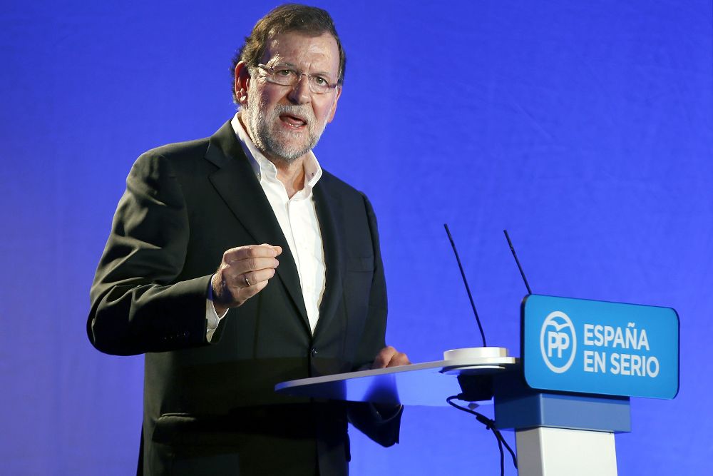 El presidente del Gobierno y del Partido Popular, Mariano Rajoy, durante su intervención en el acto de presentación de candidatos del PP, hoy en Barcelona. 