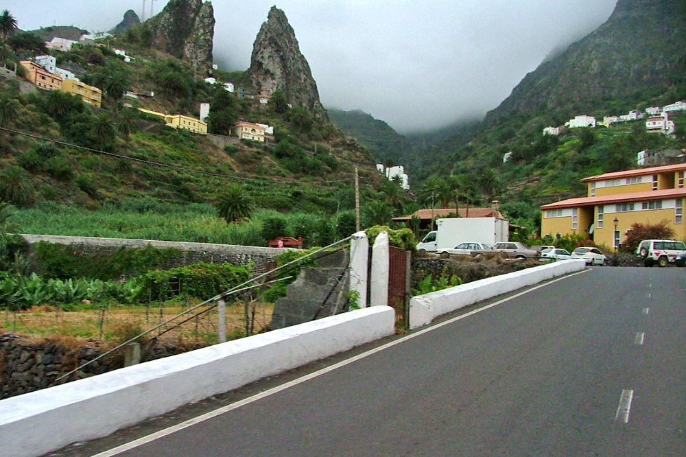 El Cabildo de La Gomera y el Gobierno de Canarias han acordado incluir la travesía de Hermigua en el Convenio Estatal de Carreteras.