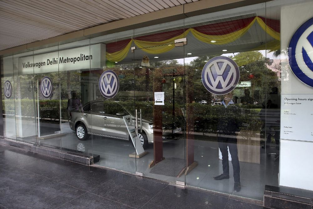 Vista de un concesionario de Volkswagen.