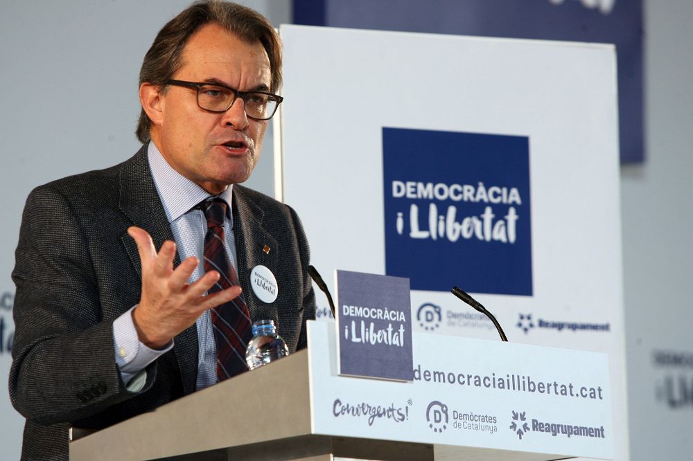 El presidente en funciones, Artur Mas durante su intervención en el mitin de cierre de campaña de Democràcia i Llibretat.