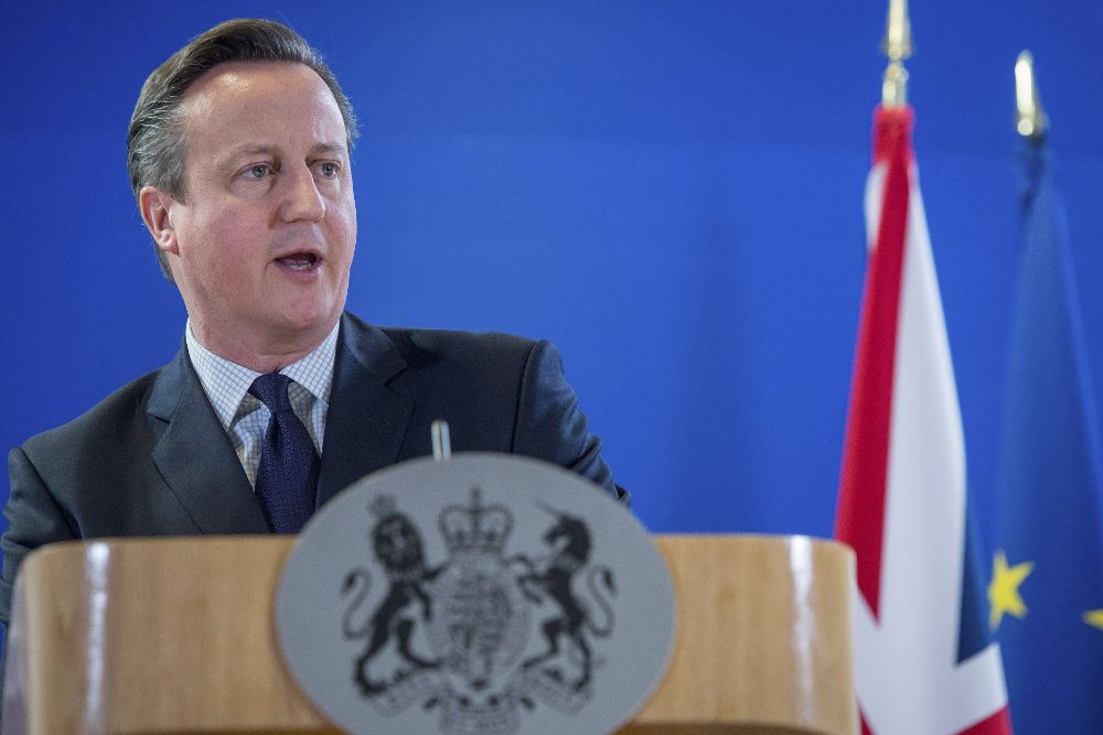 El primer ministro británico, David Cameron, da una rueda de prensa al finalizar la segunda jornada de la Cumbre de los Jefes de Estado y de Gobierno de la Unión Europea.